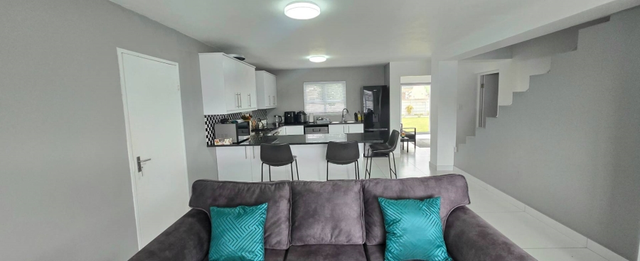 4 Bedroom Property for Sale in Franskraal Western Cape